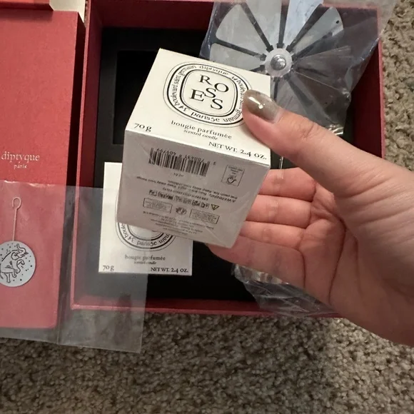 Diptyque Candles and Carousel Gift Set with gift bag BRAND NEW!! (only 4 charms) - Picture 3 of 7